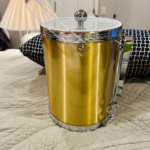 D6-RARE Vintage 1980's Gold & Silver ice bucket with Barware Utensils - Picture 5 of 13